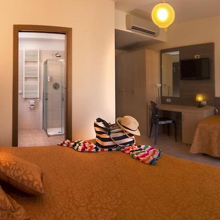 Hotel Dei Tigli Lido di Camaiore Extérieur photo