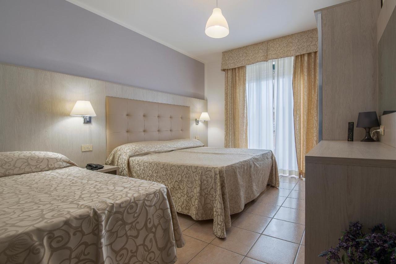 Hotel Dei Tigli Lido di Camaiore Extérieur photo