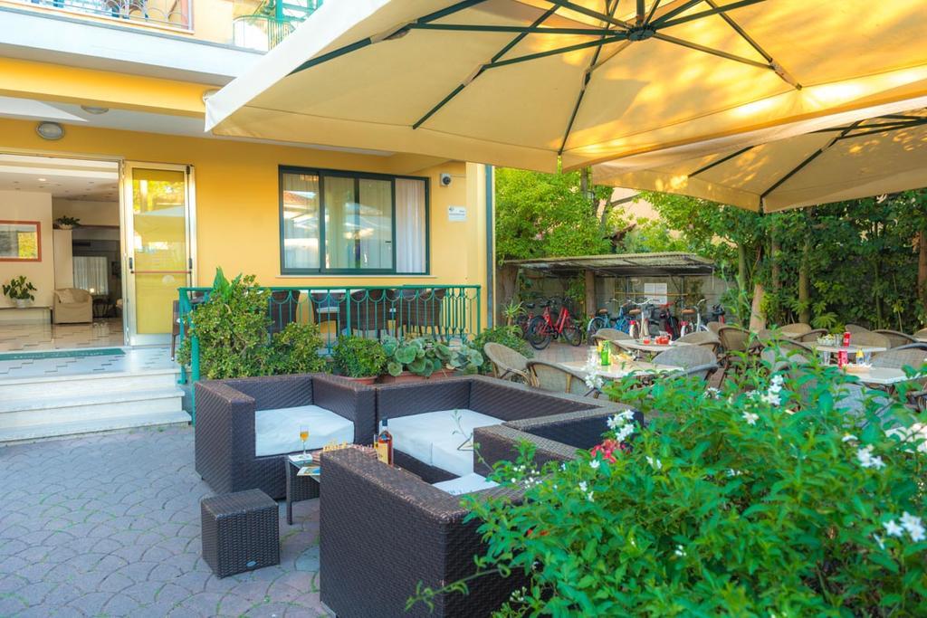 Hotel Dei Tigli Lido di Camaiore Extérieur photo