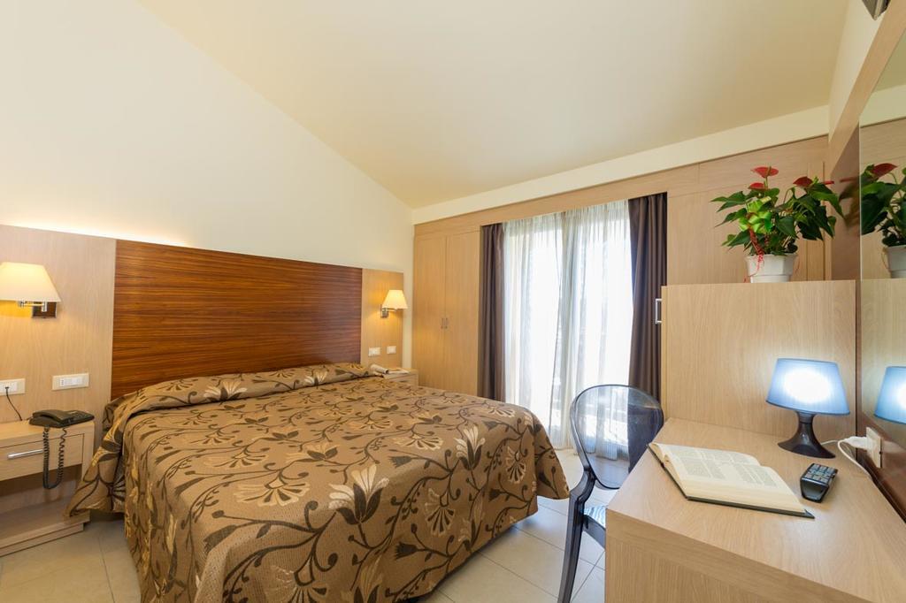 Hotel Dei Tigli Lido di Camaiore Extérieur photo